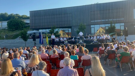 Glasbeni večer s Policijskim orkestrom in gostom Gregorjem Ravnikom